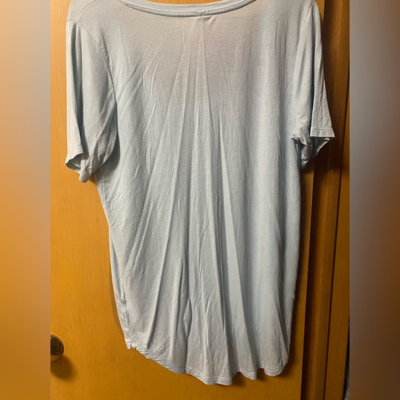 Pale baby blue very soft oversized tee - Picture 2 of 2